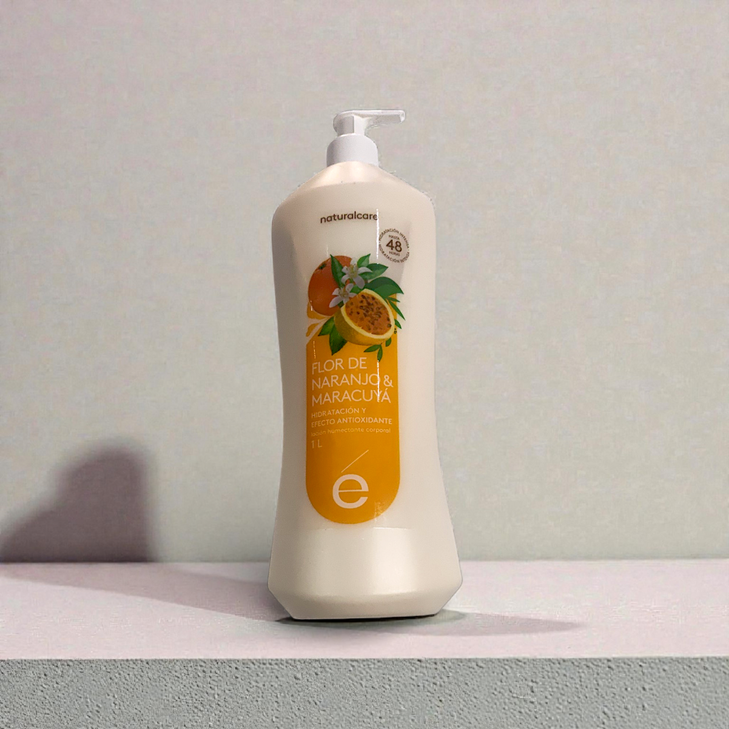 Crema hidratante corporal flor de naranjo y maracuyá ESIKA NATURALCARE 1LT.