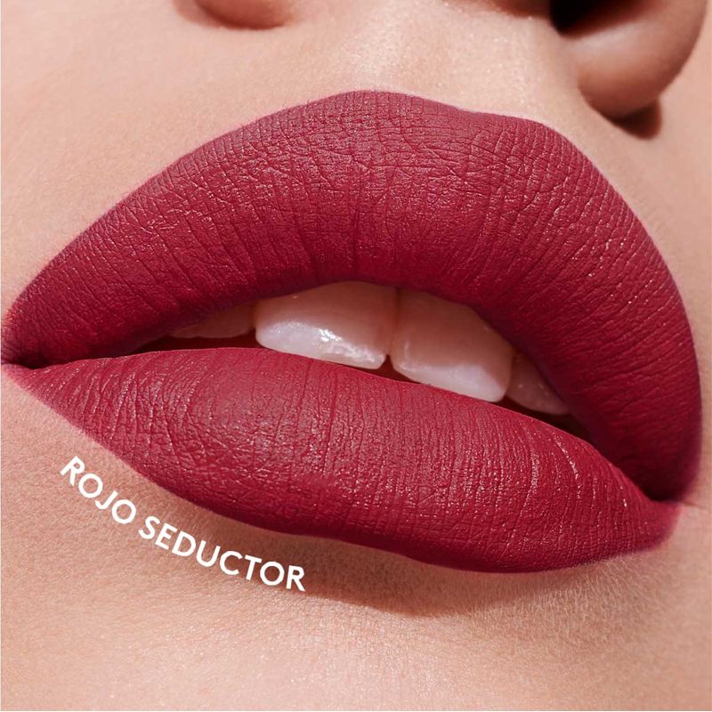 Labial barra mate 24 horas colorfix ESIKA.