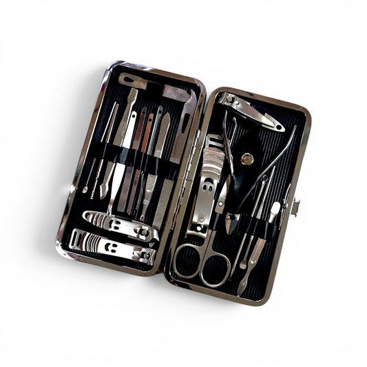 Estuche de manicure y pedicure KELMAR.