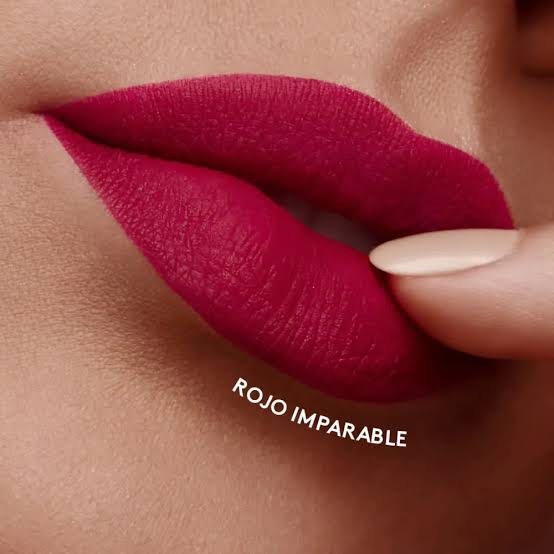 Labial barra mate 24 horas colorfix ESIKA.